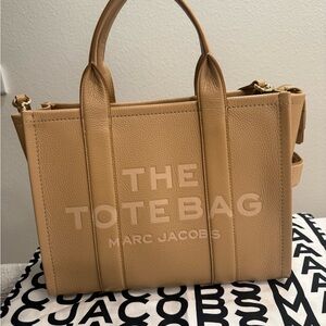 Marc Jacobs Beige Leather Tote- medium